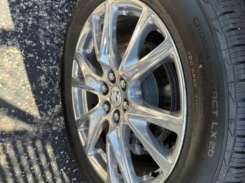 Used 2023 Buick Enclave Essence w/ Experience Buick Package FWD image 12