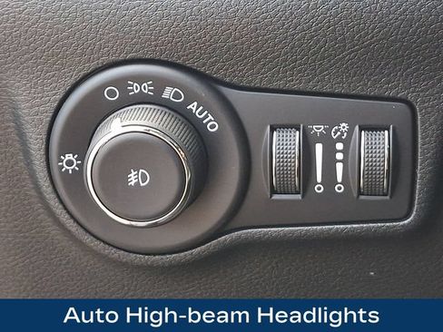 Used 2026 Jeep Compass Latitude w/ Quick Order Package 29K AWD/4WD image 9
