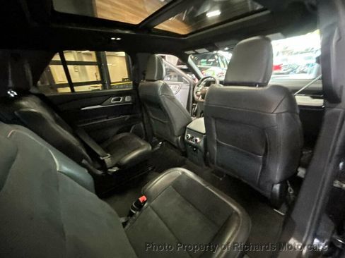 Used 2025 Ford Explorer ST AWD/4WD image 24