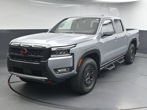 Certified 2025 Nissan Frontier PRO-4X AWD/4WD image 3