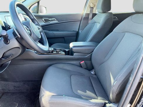 Used 2023 Kia Sportage LX image 19