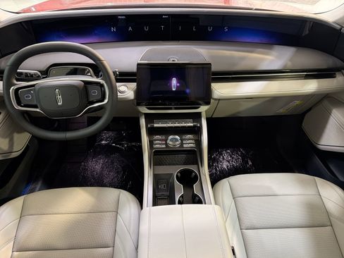 New 2026 Lincoln Nautilus Premier AWD/4WD image 23