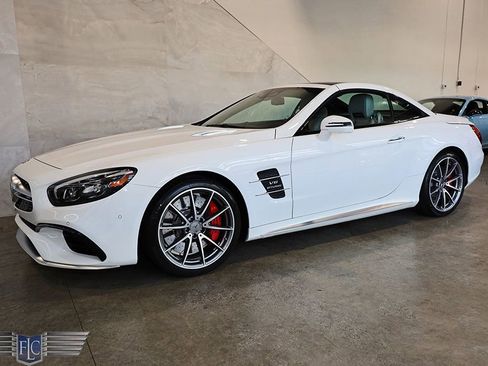 Used 2017 Mercedes-Benz SL 63 AMG image 4