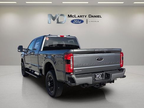 New 2026 Ford F250 Lariat w/ Black Appearance Package image 4