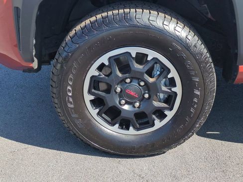 Used 2025 Toyota Tacoma TRD Off-Road w/ TRD Off Road Upgrade Package AWD/4WD image 28