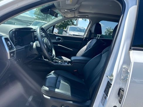 Used 2023 Kia Sorento SX AWD/4WD image 11