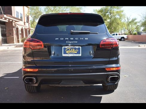 Used 2016 Porsche Cayenne w/ Premium Package AWD/4WD image 9