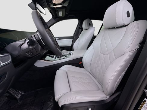 Used 2026 BMW X5 sDrive40i w/ M Sport Package image 21