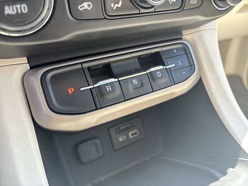 Used 2023 GMC Acadia Denali w/ Denali Ultimate Package FWD image 19