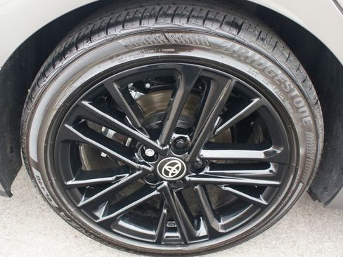 Used 2025 Toyota Camry SE image 25