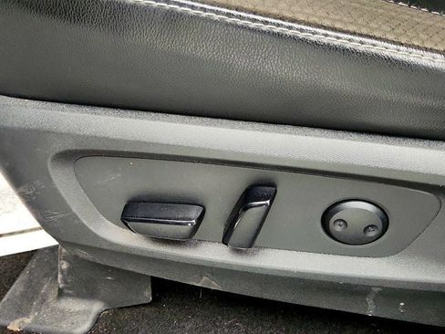 Used 2023 Nissan Pathfinder SL w/ SL Premium Package image 11