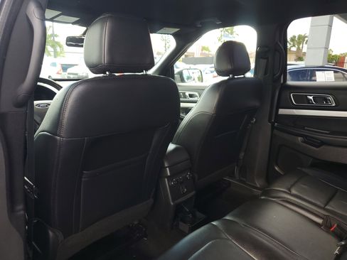 Used 2017 Ford Explorer XLT w/ Equipment Group 202A image 28