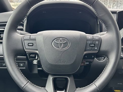 Certified 2025 Toyota Camry SE image 19