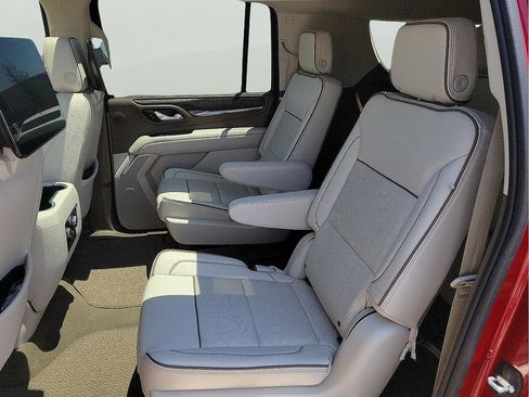 Used 2024 GMC Yukon XL Denali w/ Advanced Technology Package AWD/4WD image 13