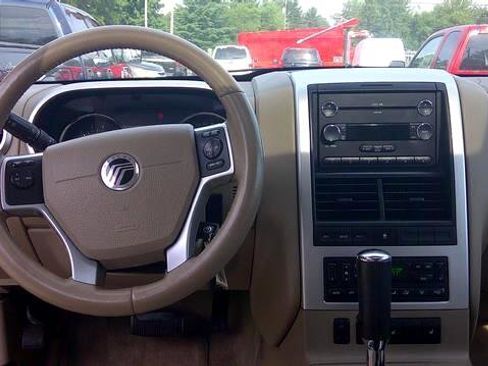 Used 2009 Mercury Mountaineer Premier image 10