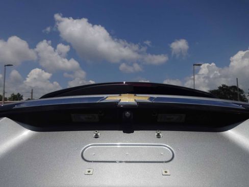 Used 2023 Chevrolet Traverse LT image 8