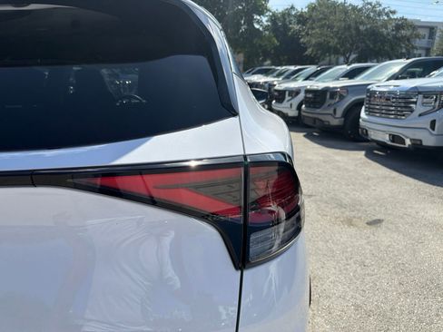 Used 2024 Kia Sportage EX FWD image 15