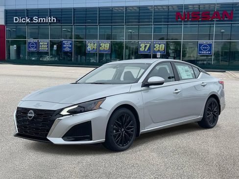 New 2025 Nissan Altima 2.5 SV w/ SV Special Edition Package image 3