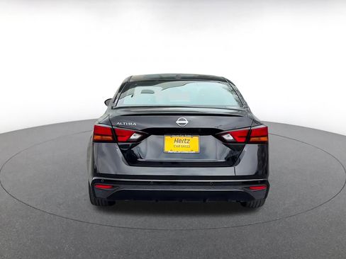 Used 2025 Nissan Altima 2.5 SV image 12