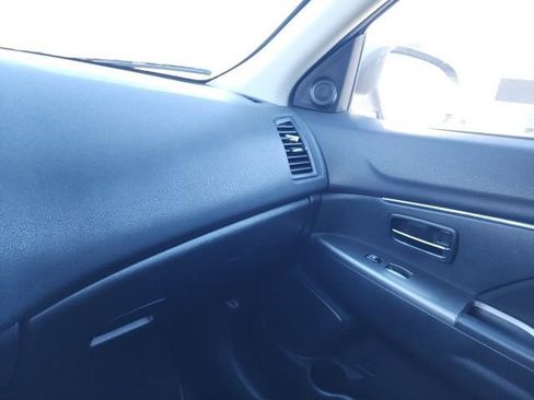 Used 2018 Mitsubishi Outlander Sport ES image 19