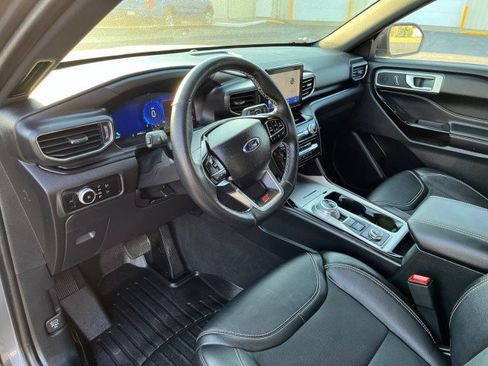 Used 2023 Ford Explorer ST image 11