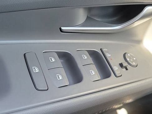 New 2026 Hyundai Elantra Sport FWD image 17