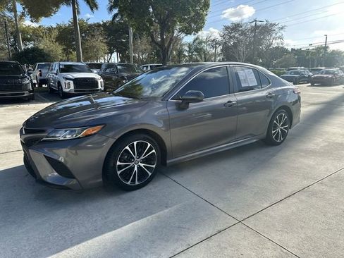 Used 2019 Toyota Camry SE image 36