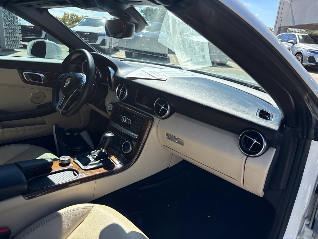 Used 2015 Mercedes-Benz SLK 250 image 19