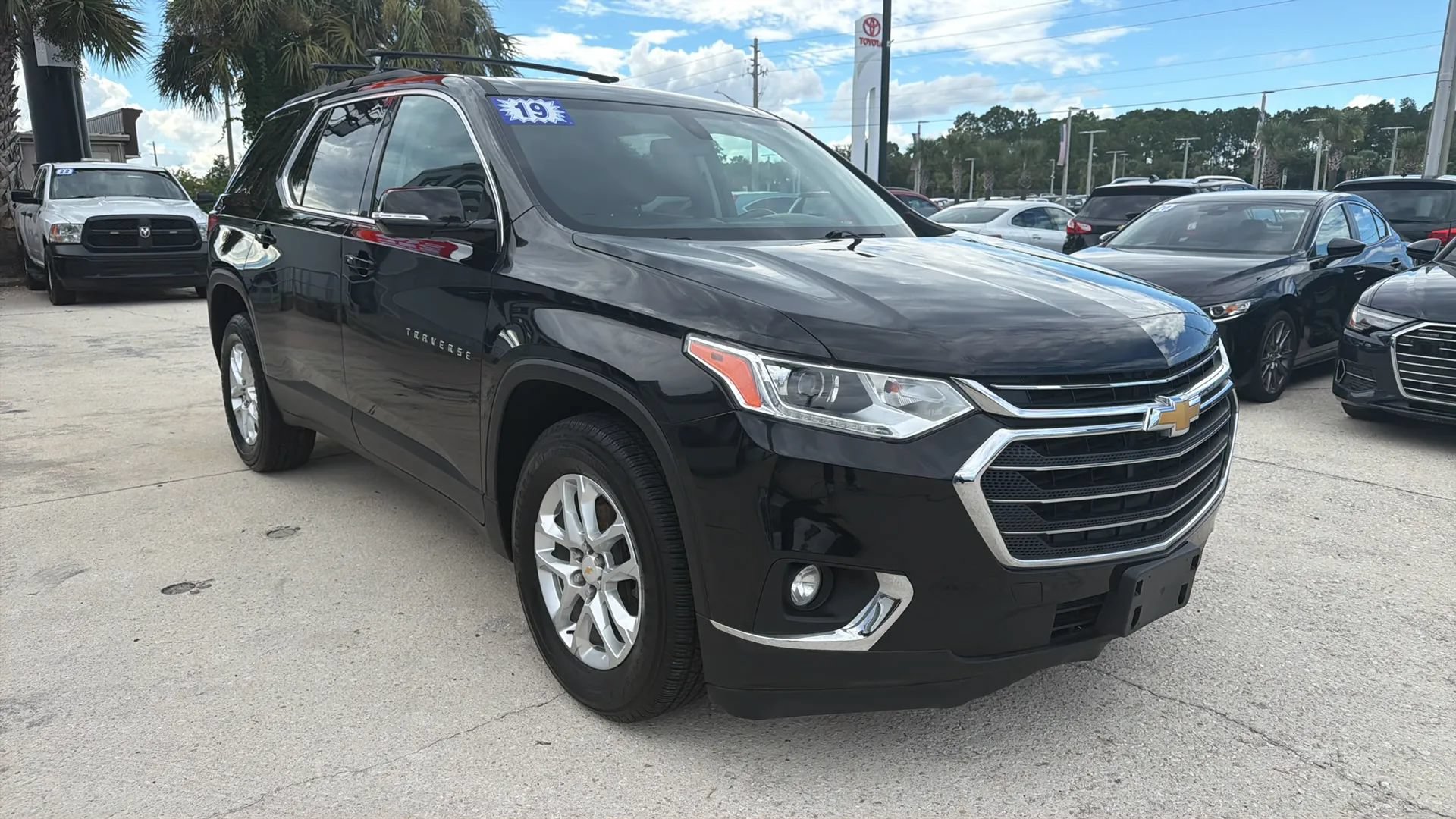 Used 2019 Chevrolet Traverse LT AWD/4WD image 7