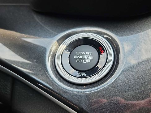 Used 2022 Jeep Grand Cherokee Laredo w/ Luxury Tech Group I AWD/4WD image 25