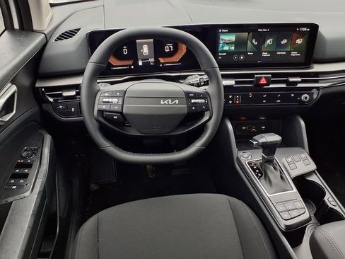 New 2026 Kia Sportage LX FWD image 2