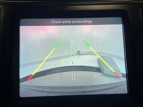 Used 2022 Jeep Cherokee Trailhawk image 4