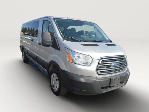 Used 2015 Ford Transit 350 XLT RWD image 11