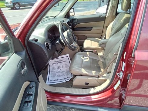 Used 2015 Jeep Patriot High Altitude FWD image 16