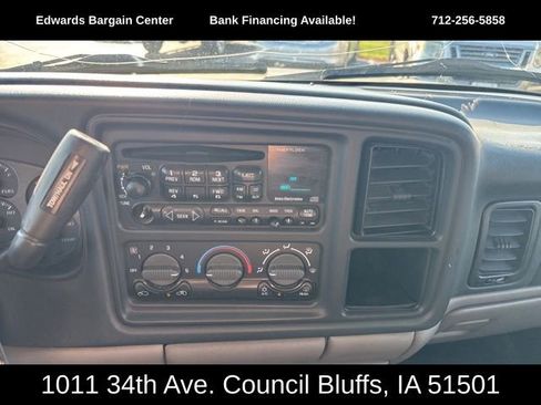 Used 2002 Chevrolet Suburban LS image 17