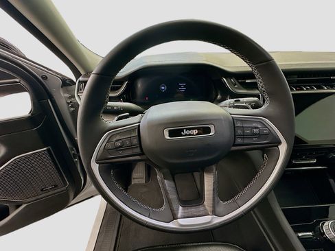 Used 2023 Jeep Grand Cherokee 4WD 4xe w/ Luxury Tech Group II image 18