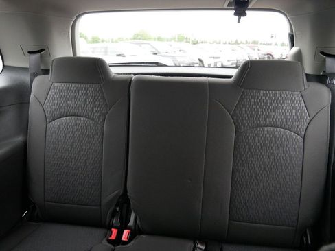 Used 2015 GMC Acadia SLE AWD/4WD image 16