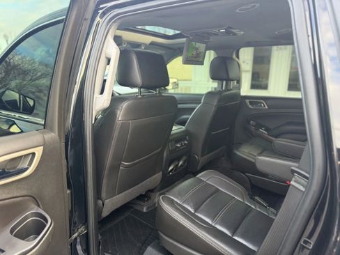 Used 2019 GMC Yukon Denali w/ Denali Ultimate Package AWD/4WD image 37
