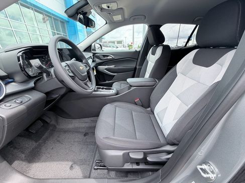 New 2026 Chevrolet Trax LS w/ LS Convenience Package FWD image 20