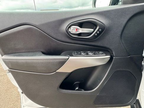 Certified 2022 Jeep Cherokee Limited image 24