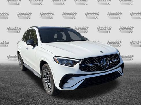 Used 2025 Mercedes-Benz GLC 300 4MATIC image 2