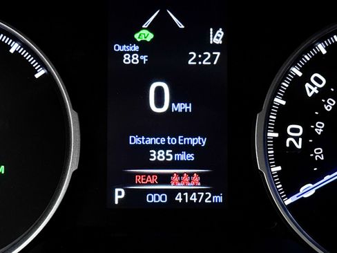Used 2022 Toyota RAV4 XLE Premium AWD/4WD image 36