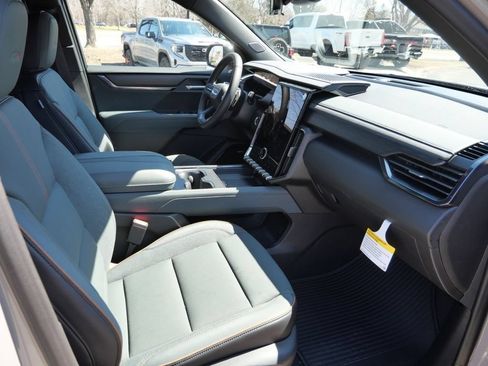 New 2026 GMC Acadia AT4 w/ Luxury Package AWD/4WD image 22