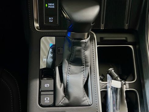 Used 2025 Lexus GX 550 550 Premium+ w/ Accessory Package (2T) image 12