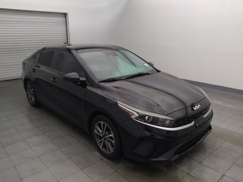 Used 2022 Kia Forte LXS FWD image 13