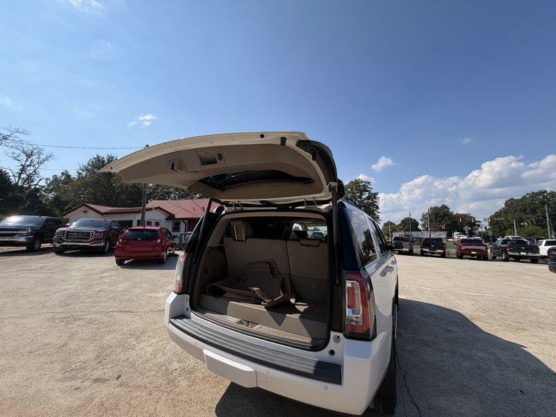 Used 2017 GMC Yukon SLT w/ HD Trailering Package AWD/4WD image 12