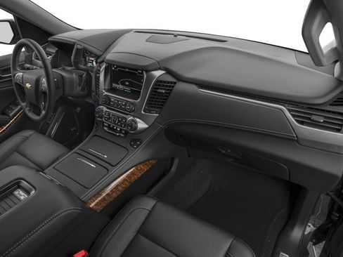 Used 2017 Chevrolet Suburban Premier AWD/4WD image 19