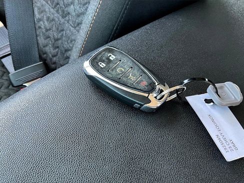 Used 2023 Chevrolet Equinox LT w/ Driver Convenience Package image 10