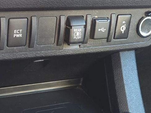 Used 2023 Toyota Tacoma TRD Off-Road image 24