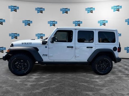 Used 2023 Jeep Wrangler Unlimited w/ Sun & Screen Package AWD/4WD image 3